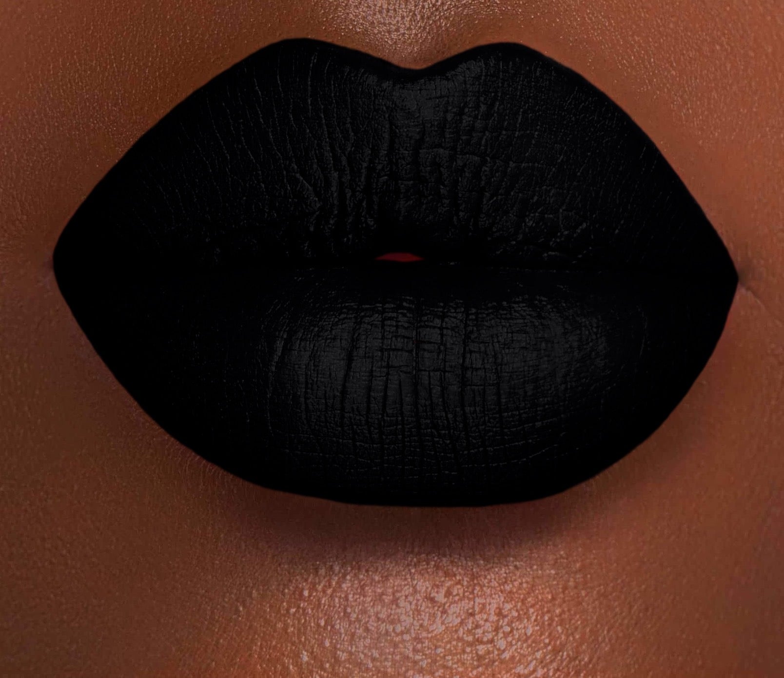 BLACK BEETLE :  HOLLY WAND | VELVET LIQUID LIPCHROMA